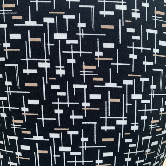 🖤 White House Black Market Top XS 🖤 - Picture 3 of 3